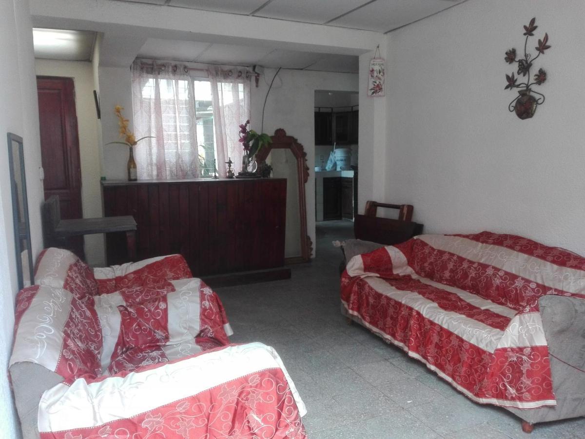 Huellas Hostal Antigua Ngoại thất bức ảnh