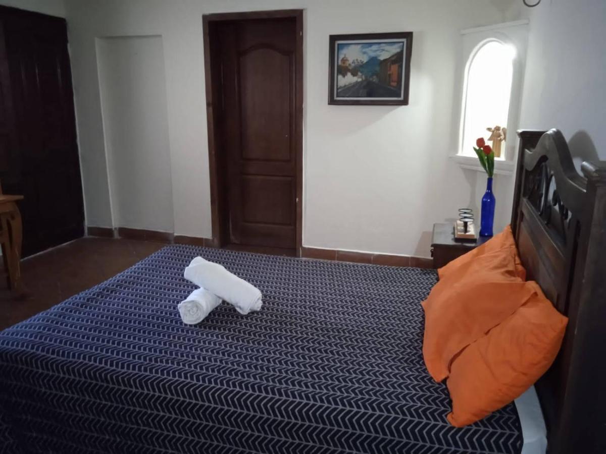 Huellas Hostal Antigua Ngoại thất bức ảnh