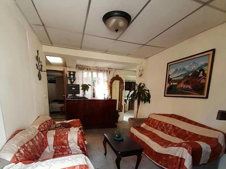 Huellas Hostal Antigua Ngoại thất bức ảnh