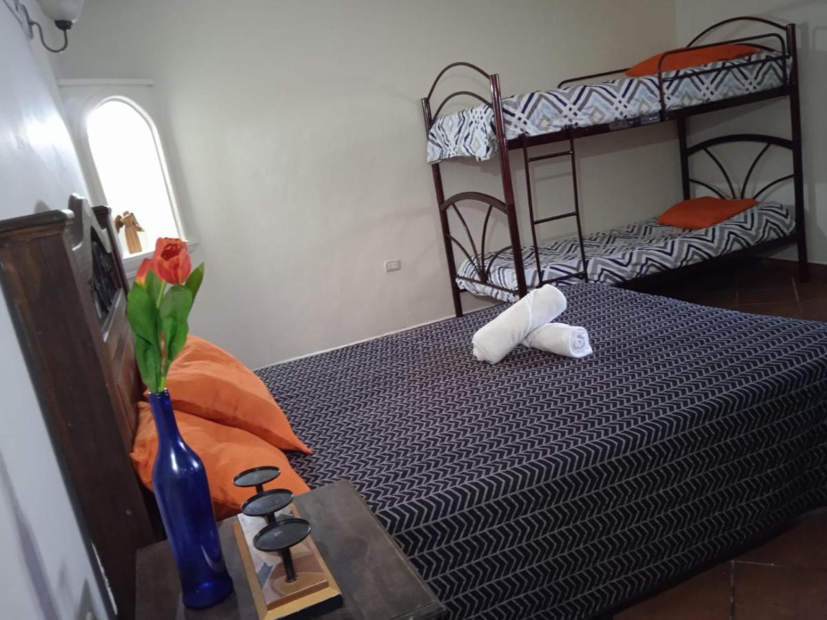 Huellas Hostal Antigua Ngoại thất bức ảnh