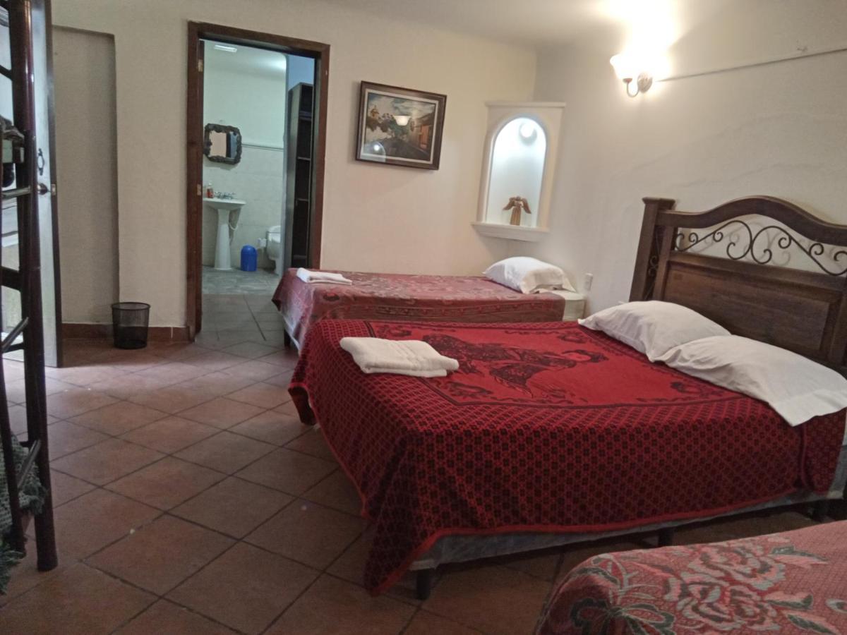 Huellas Hostal Antigua Ngoại thất bức ảnh